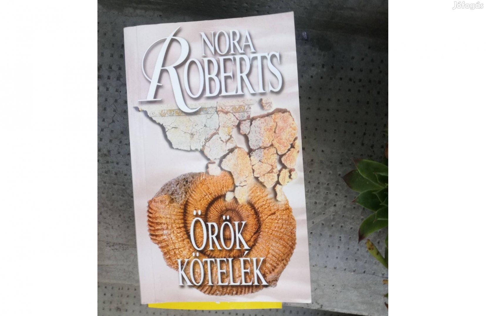 Nora Roberts - Örök kötelék 500 forint