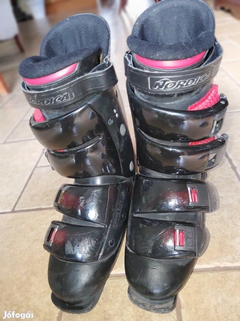Nordica sícipő, síbakancs 42-43