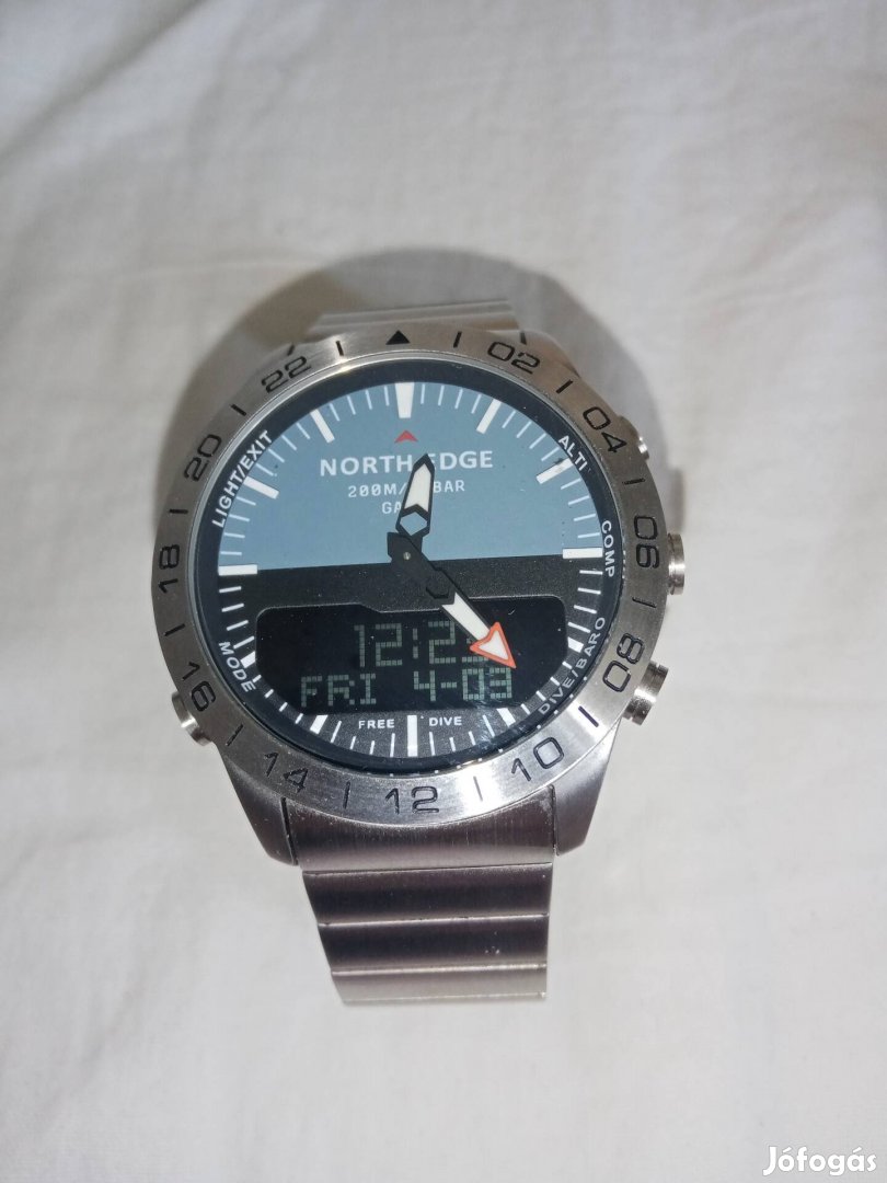 North Edge férfi karóra