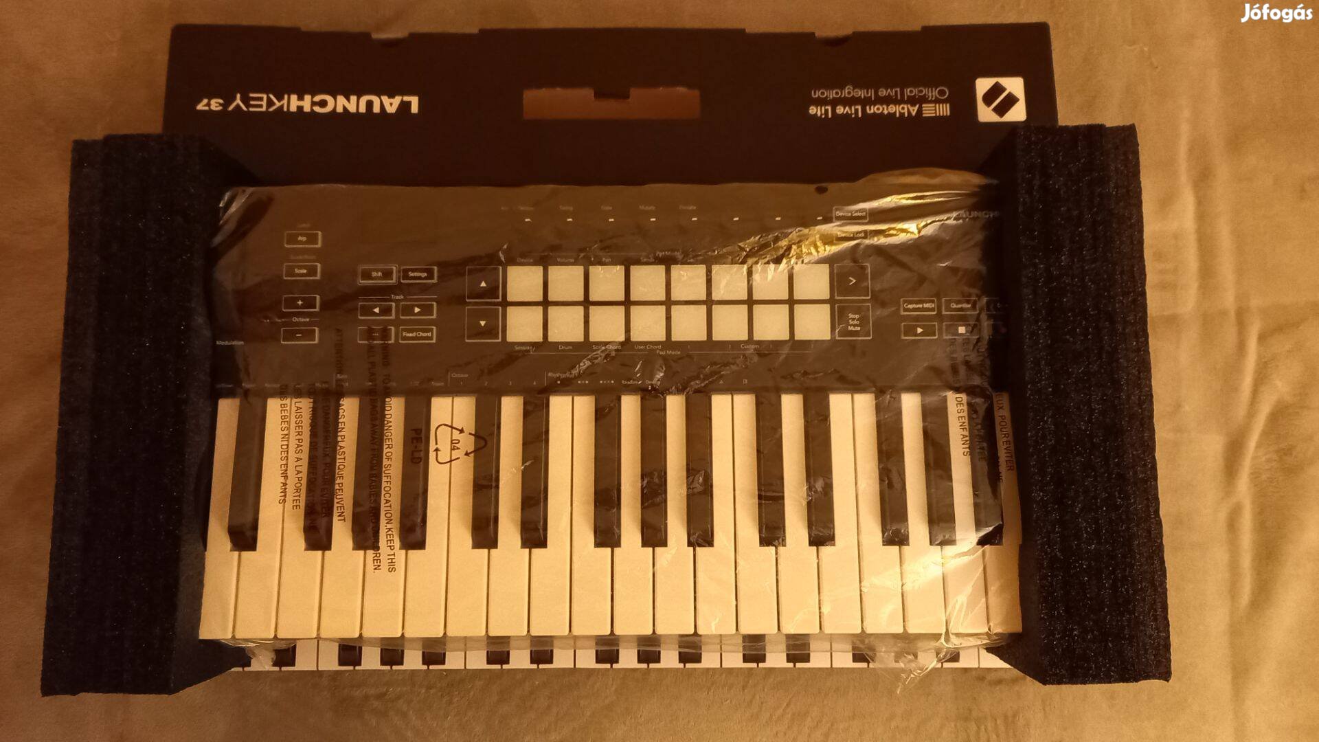 Novation Novation Launchkey 37 Mkiii midi billentyűzet