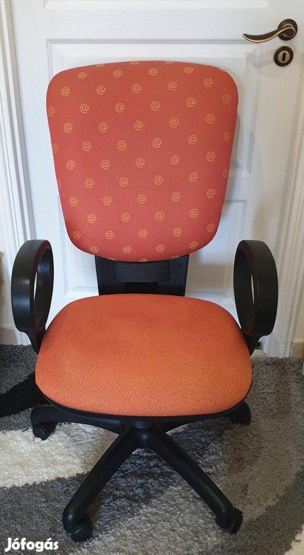 Nowy Styl karfás textil irodai magas minőségű forgószék számítógépes s