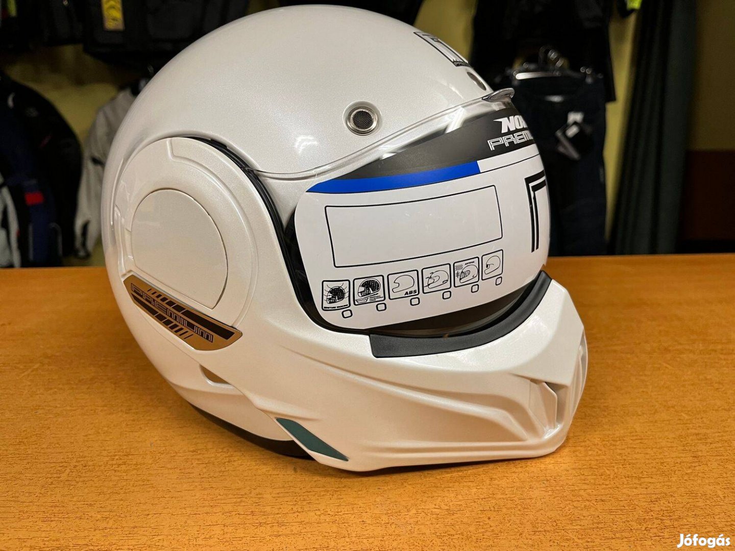 Nox Stratos hátranyitható bukósisak Új