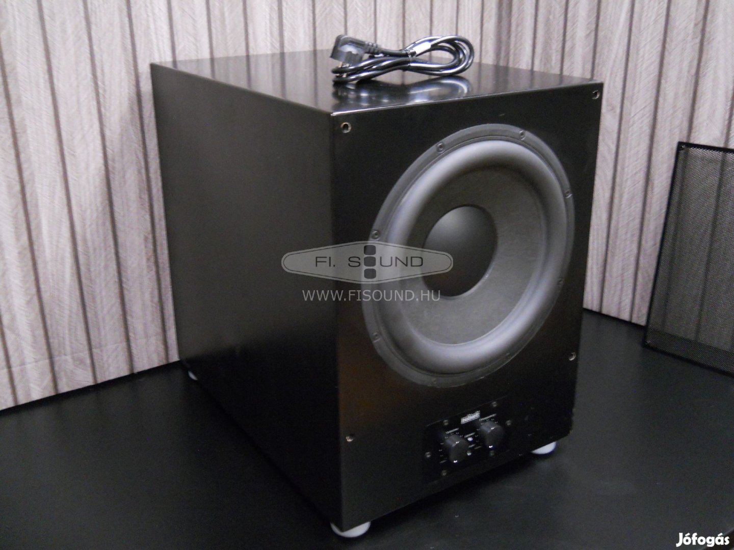 Nubert SM-311 ,300W,aktív sub 30cm-s méllyel