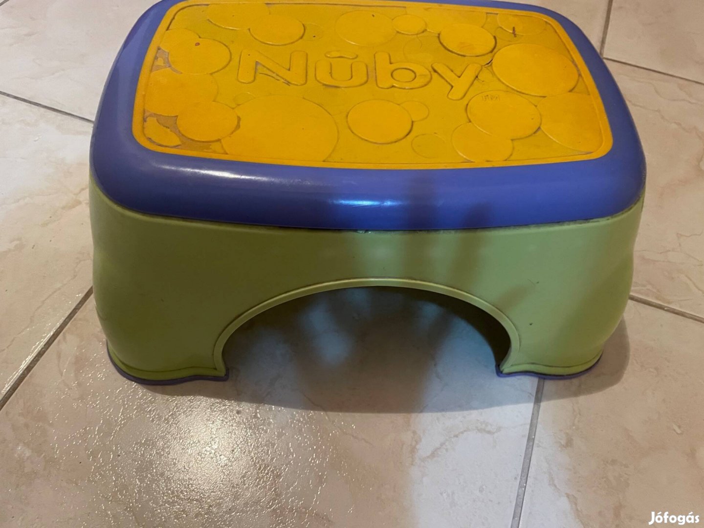 Nüby step fellépő