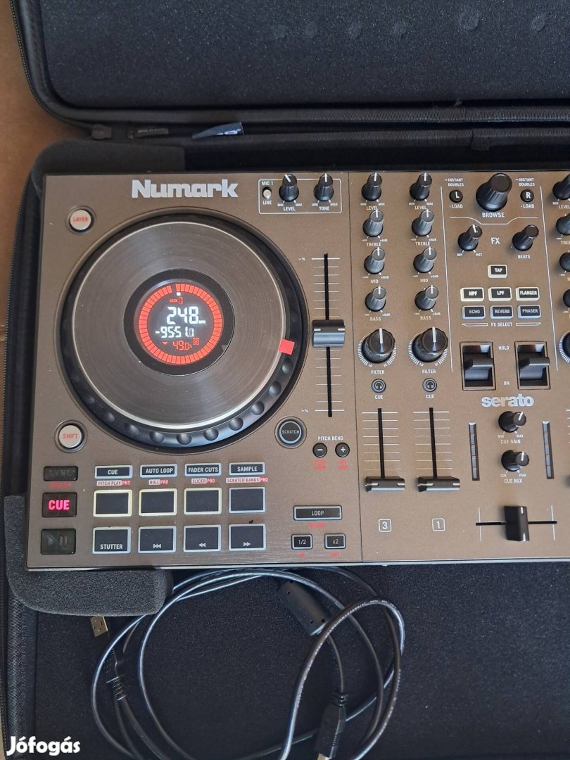 Numark NS4FX kontroller