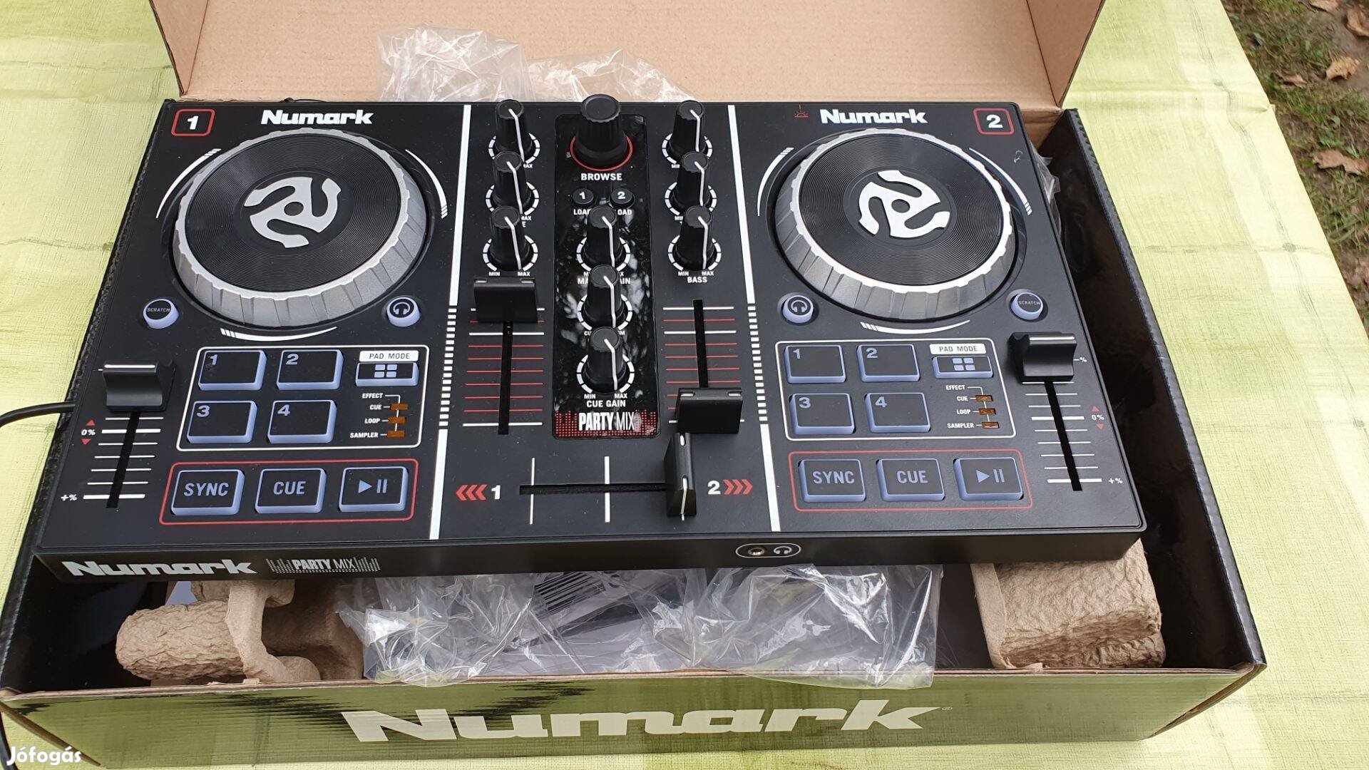 Numark Party Mix DJ kontroller eladó