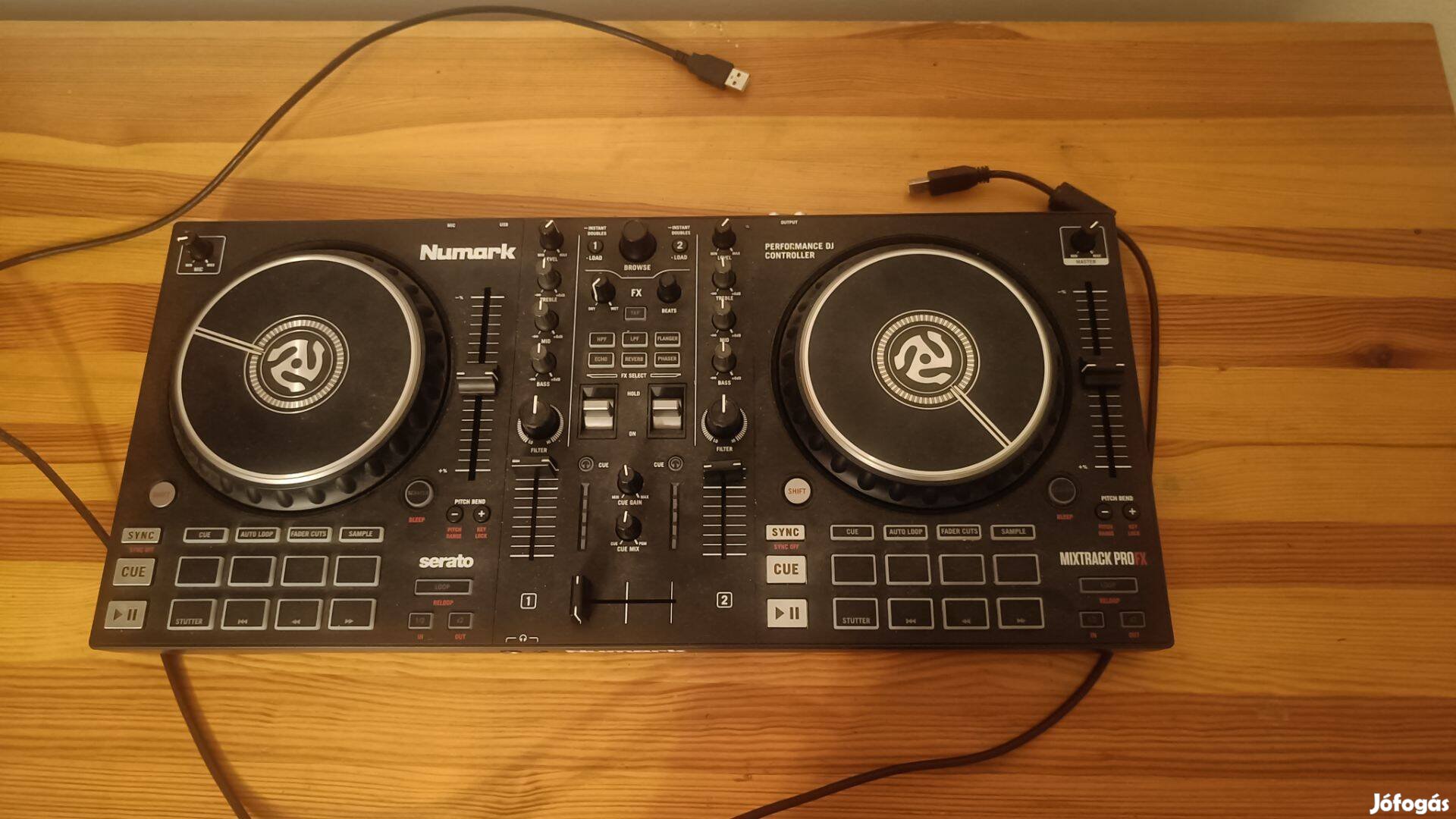 Numark mixtrack pro FX dj controller