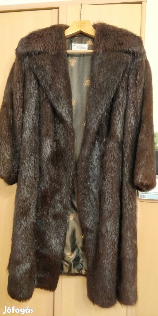 Nutria bunda gyönyörű állapotban, alig használt.