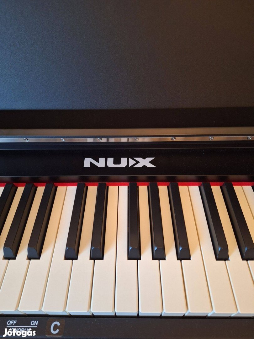 Nux WK-310 elektromos zongora (zongora székkel)