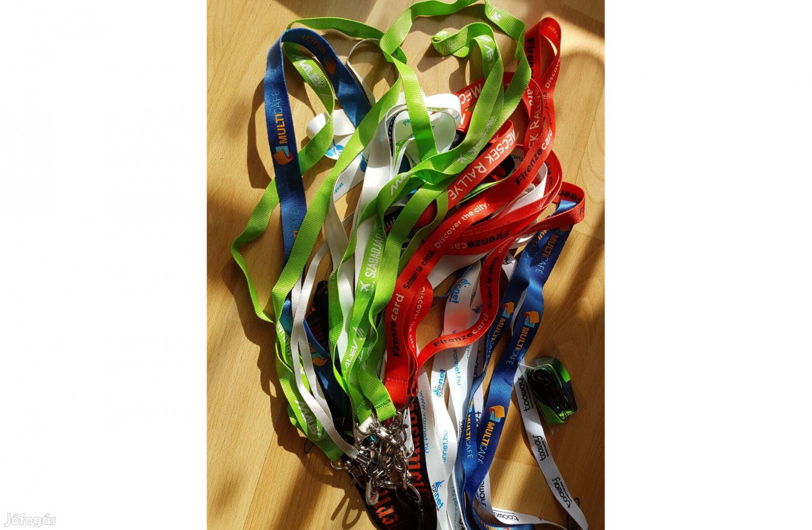 Nyakba akasztható kulcstartó