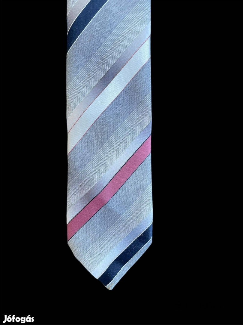 Nyakkendő, szürke csíkokkal