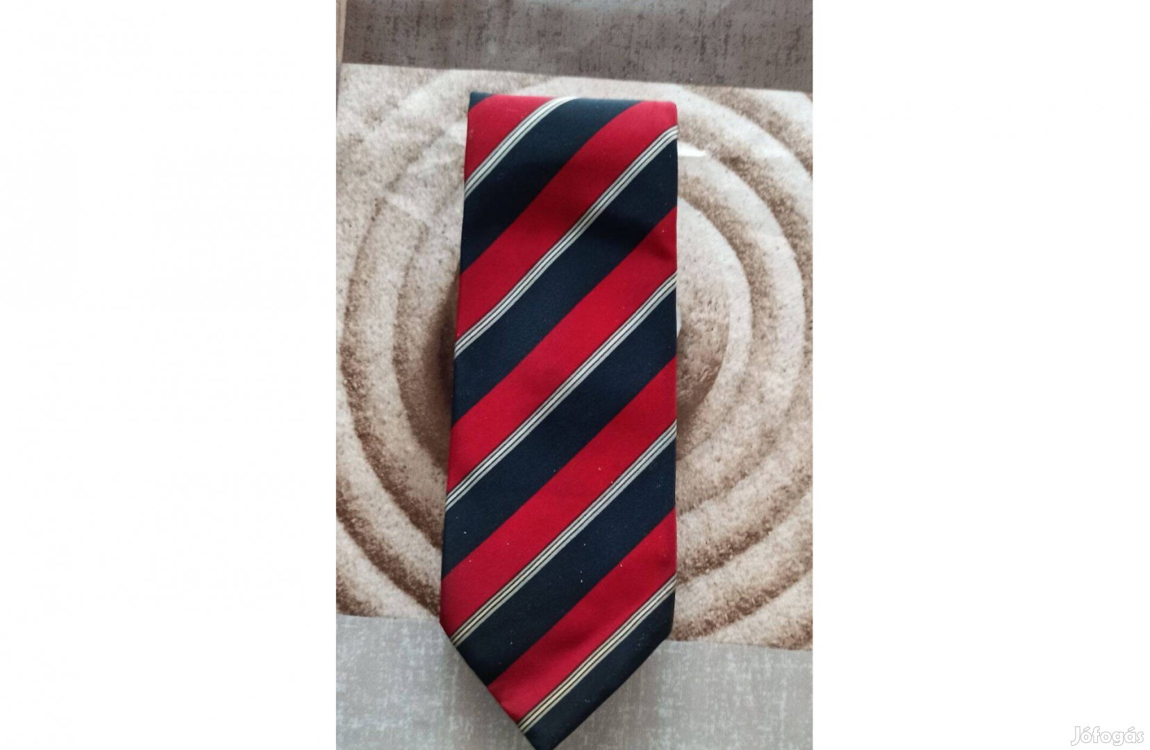 Nyakkendők különféle szövet és selyem anyagokból