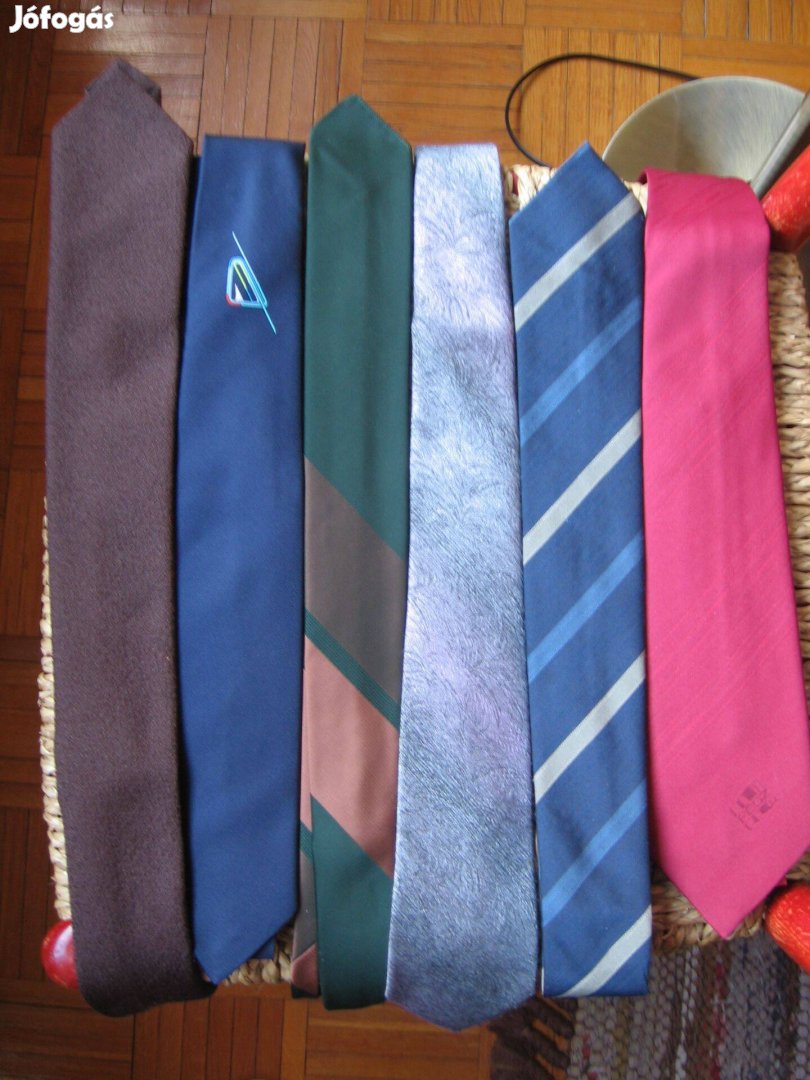 Nyakkendők vegyes színben, mintával (1)