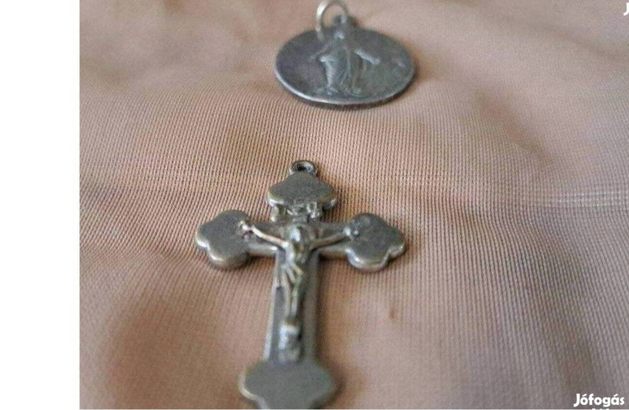 Nyaklánc kereszt és kegyérme