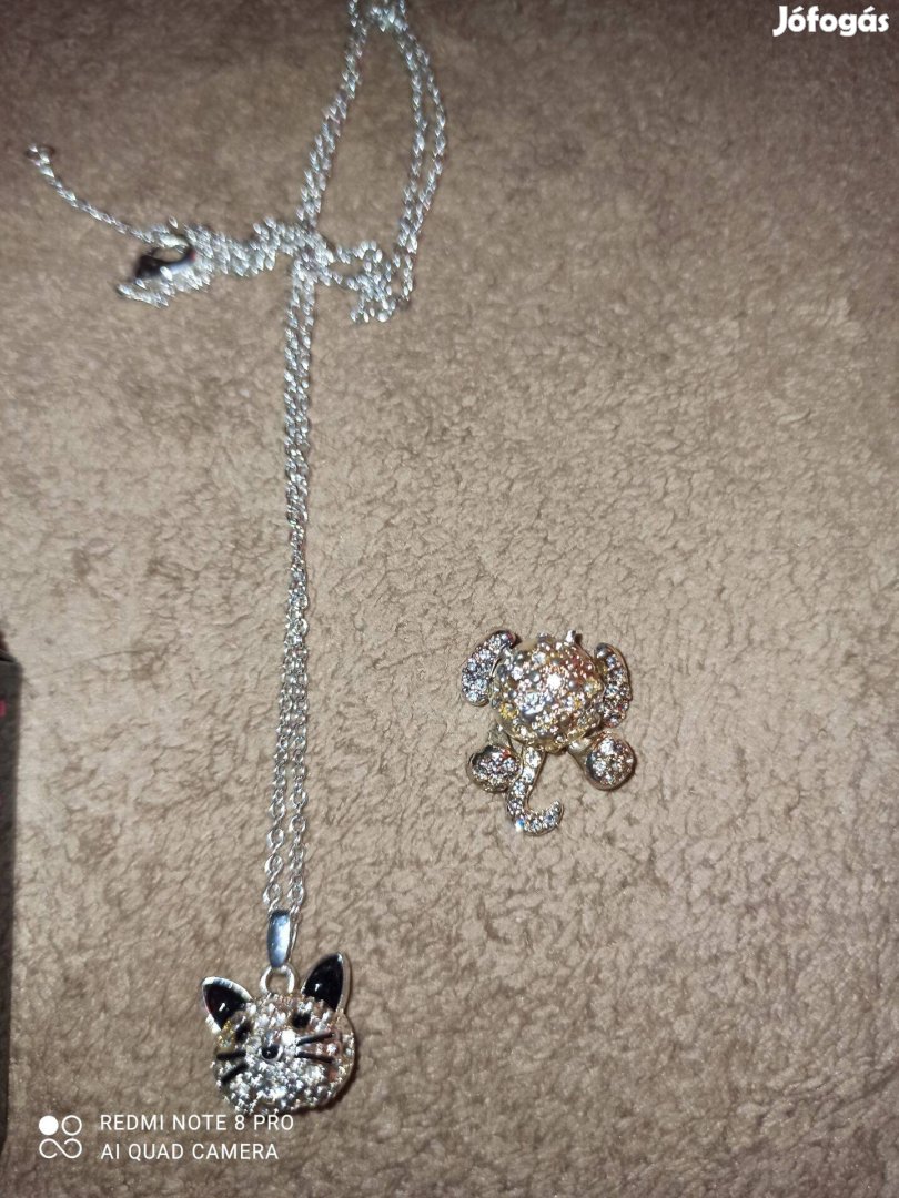 Nyaklánc macska medállal