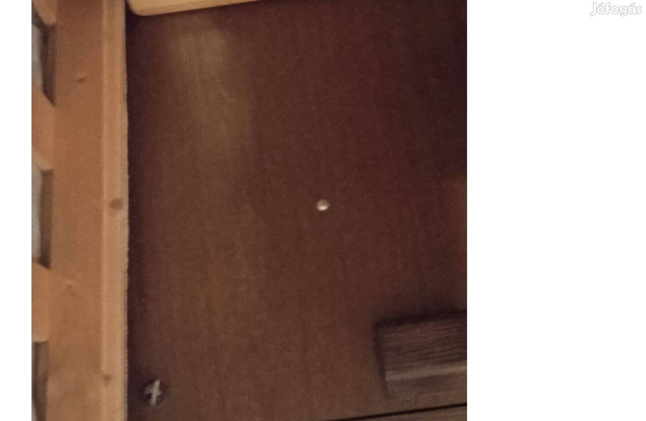 Nyaralóba ideális szekrény ágy