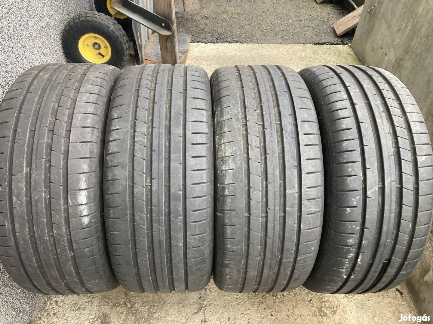 Nyári 225/45 r17 4db gumi 