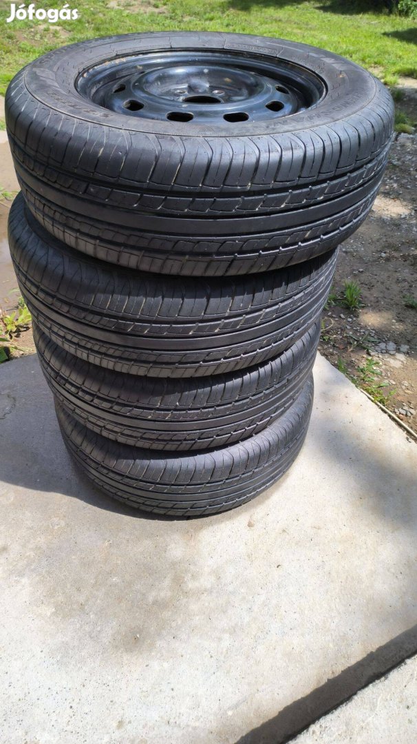 Nyári autógumi 215/65 R15 100H extra load 18000Ft/4 db