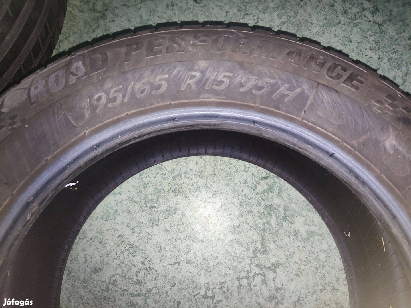 Nyári gumi 195/65 R15 road peeformance