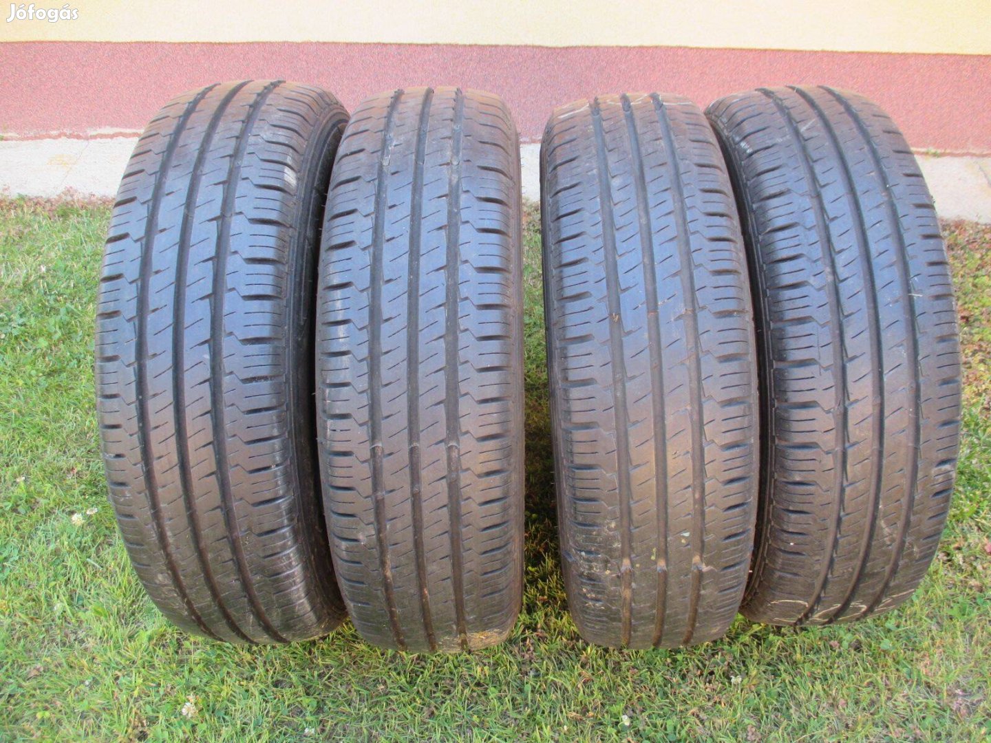 Nyári gumi 205/75/R16C 205/75 R16 C Hankook Vantra C 4 db