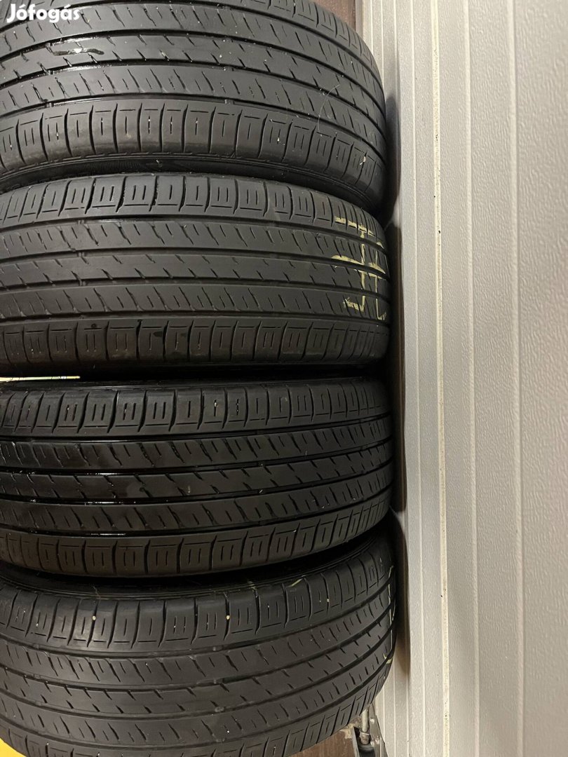 Nyári gumi 215/50R17 Dunlop