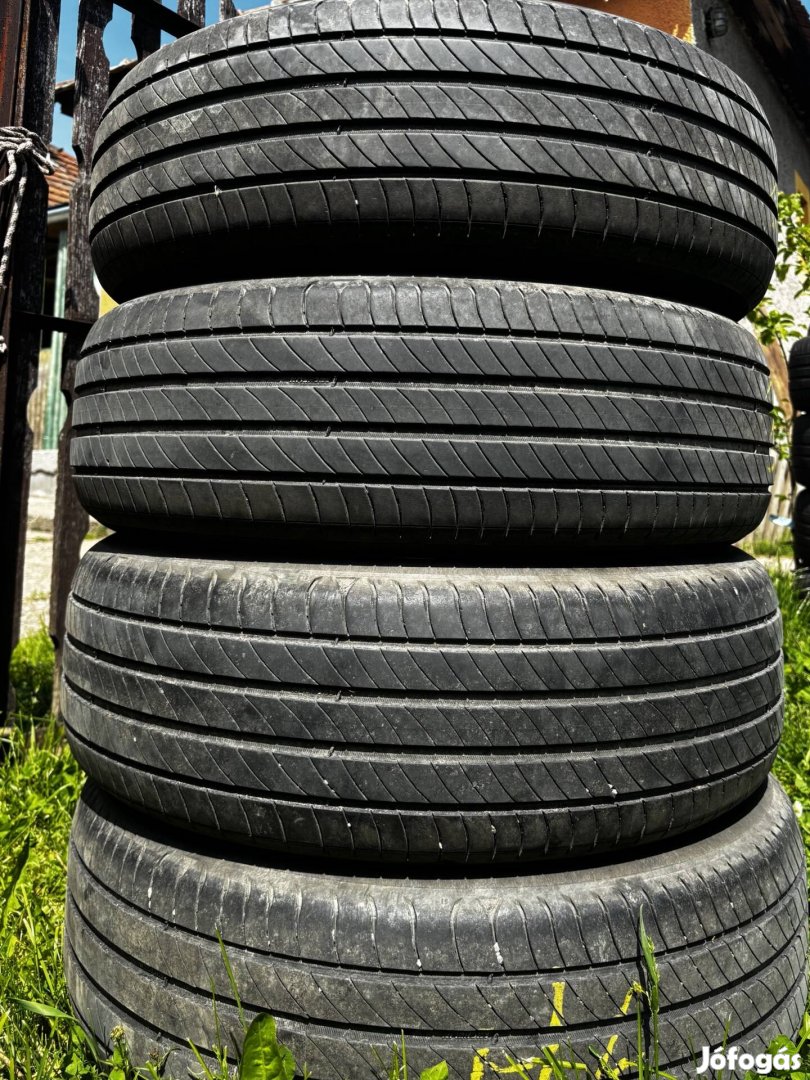 Nyári gumi 215/65 R17
