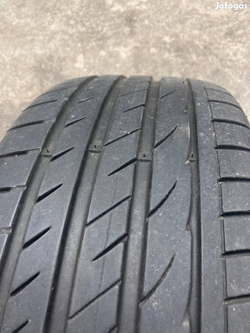 Nyári gumi 225/45/17