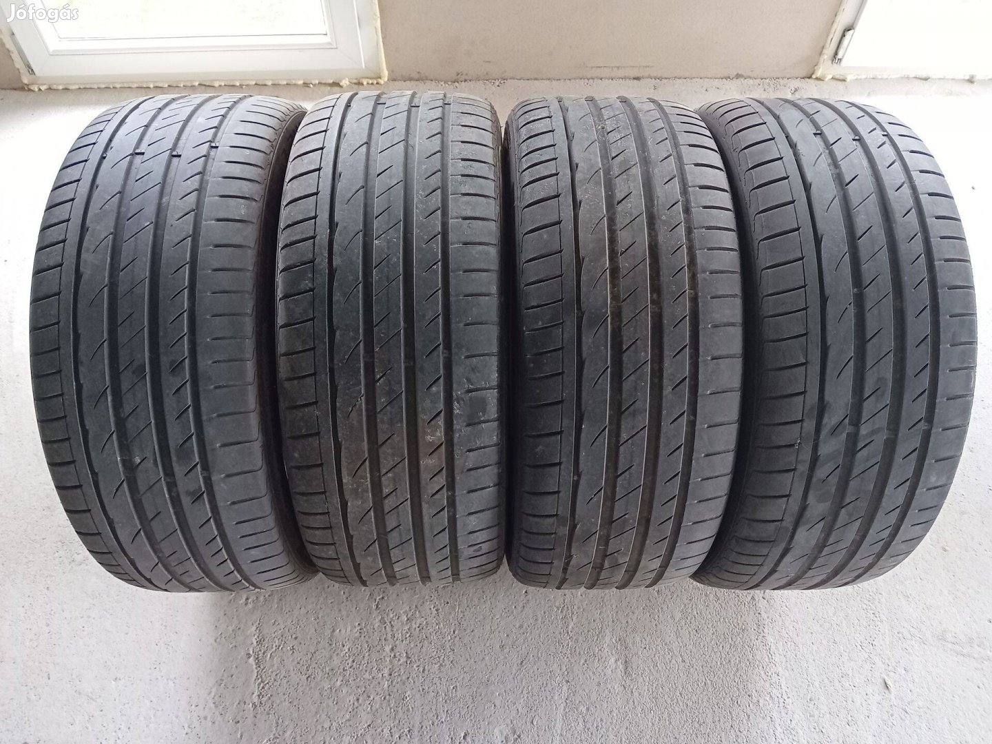 Nyári gumi 235/45 r18 Laufenn