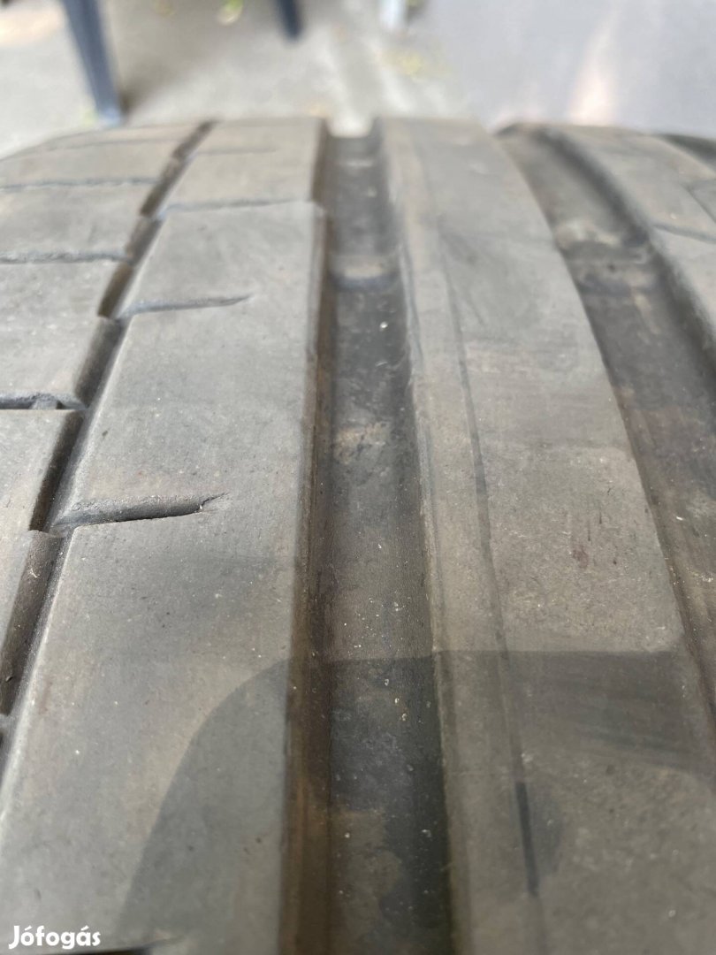 Nyári gumi 265/35 R22