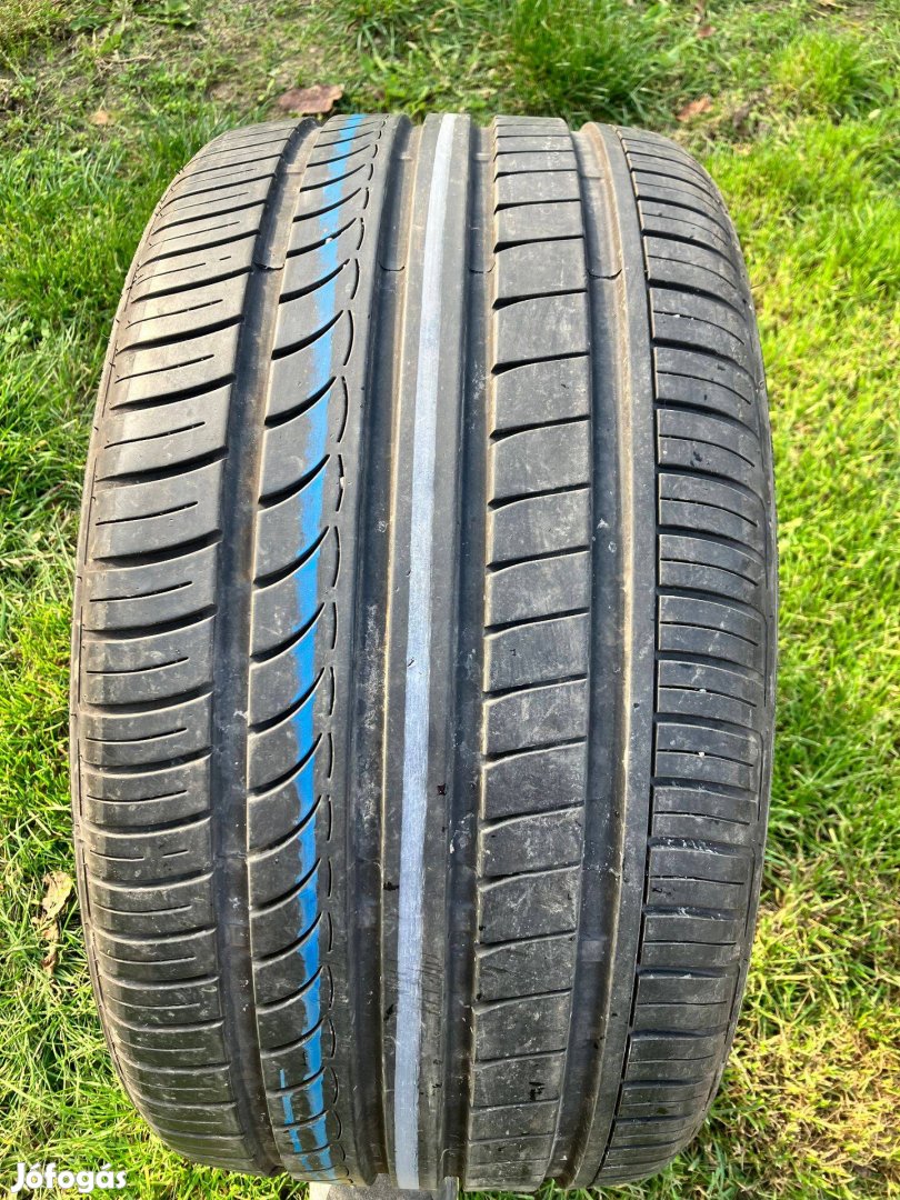 Nyári gumi 275/35R19 eladó