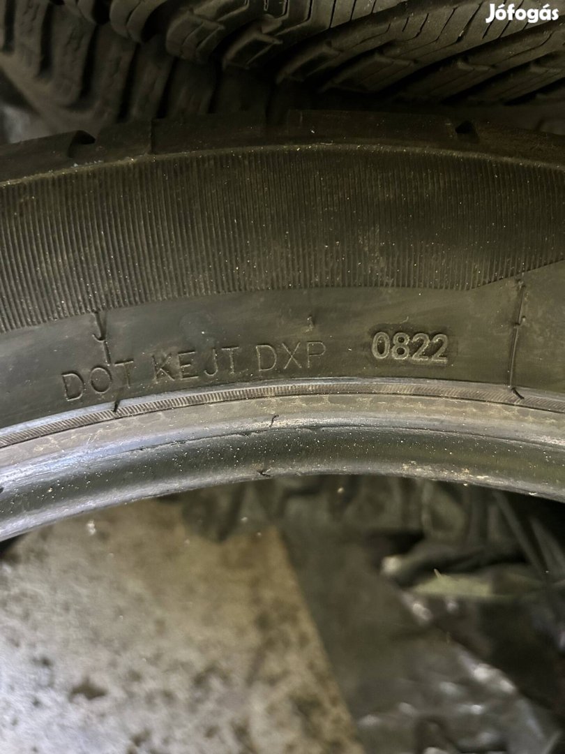 Nyári gumi 275/40 r20