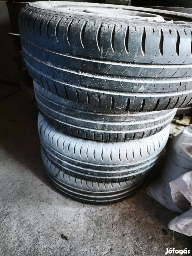 Nyári gumi 4 db felnivel