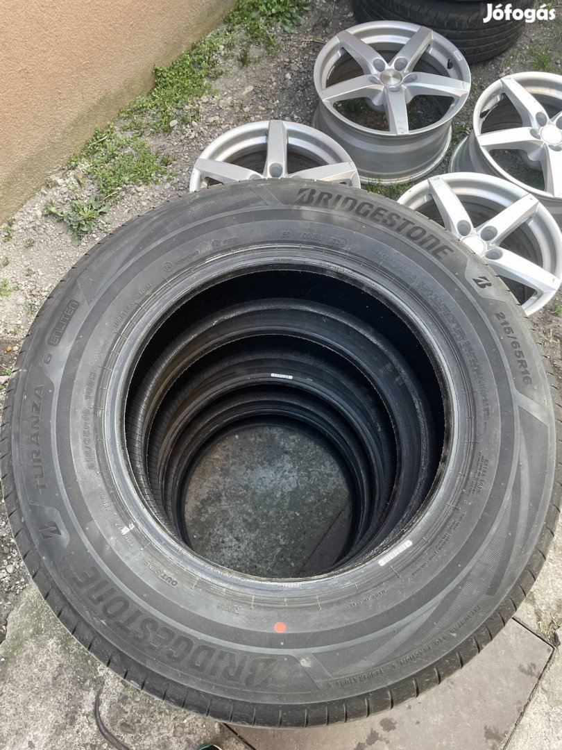 Nyári gumi Bridgestone 215/65/16