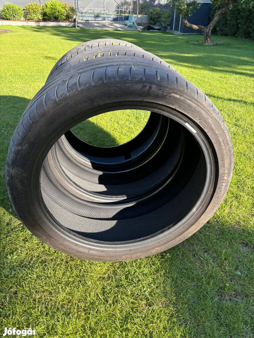Nyári gumiabroncs Bridgestone 101Y 3 db (6,5mm)