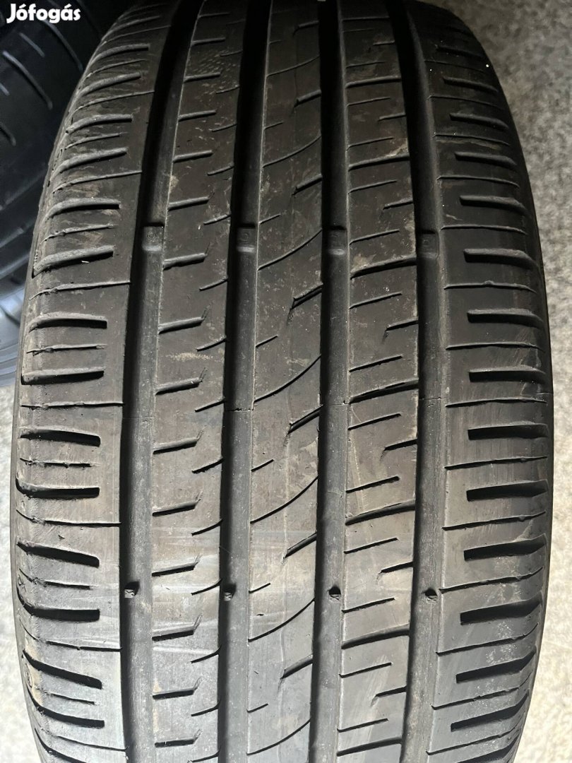 Nyári gumik 205/55R16 Barum.