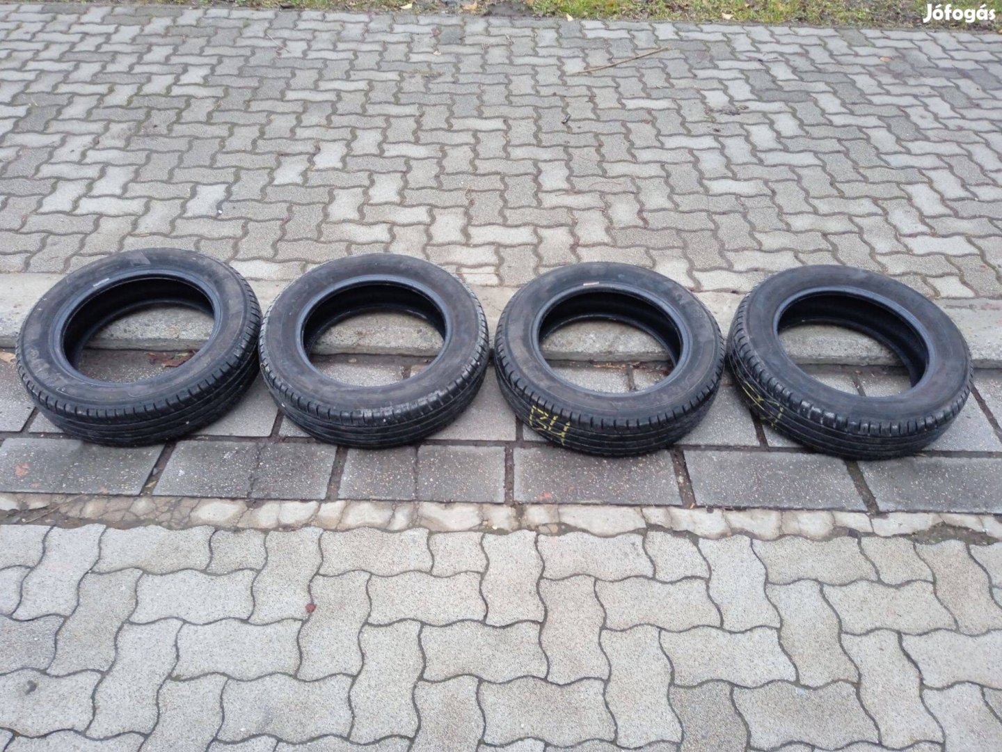 Nyári gumiszett eladó