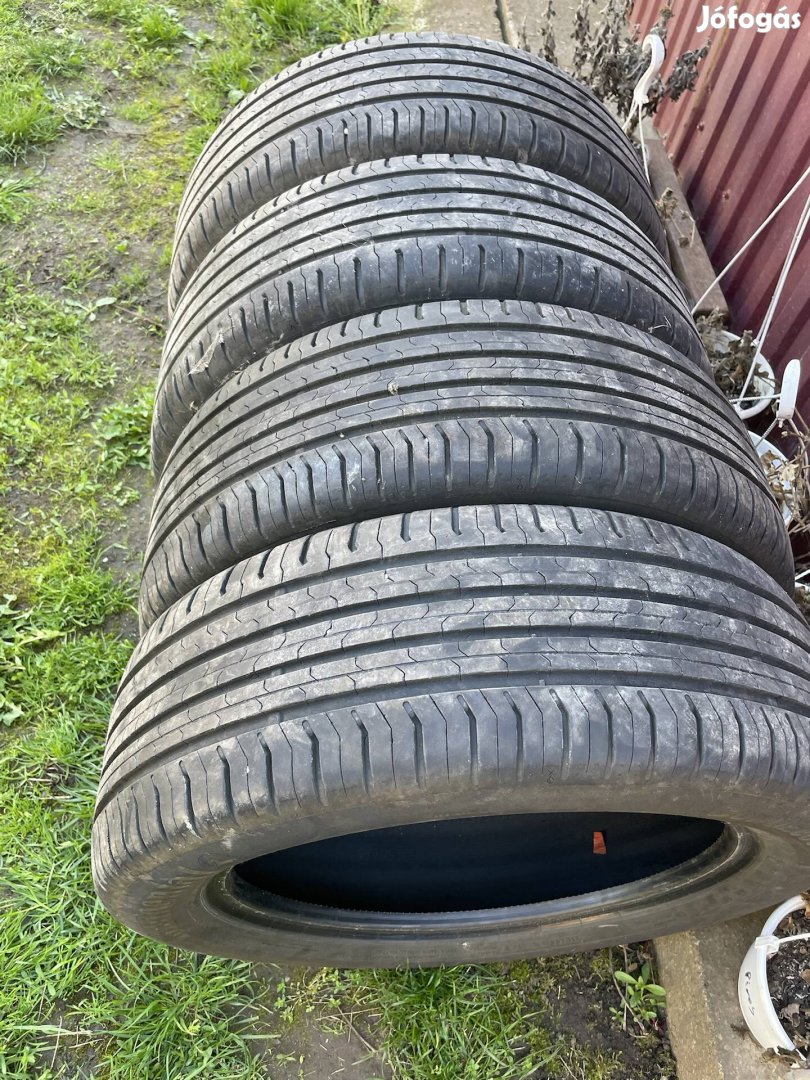 Nyárigumi Continental 215/55R17