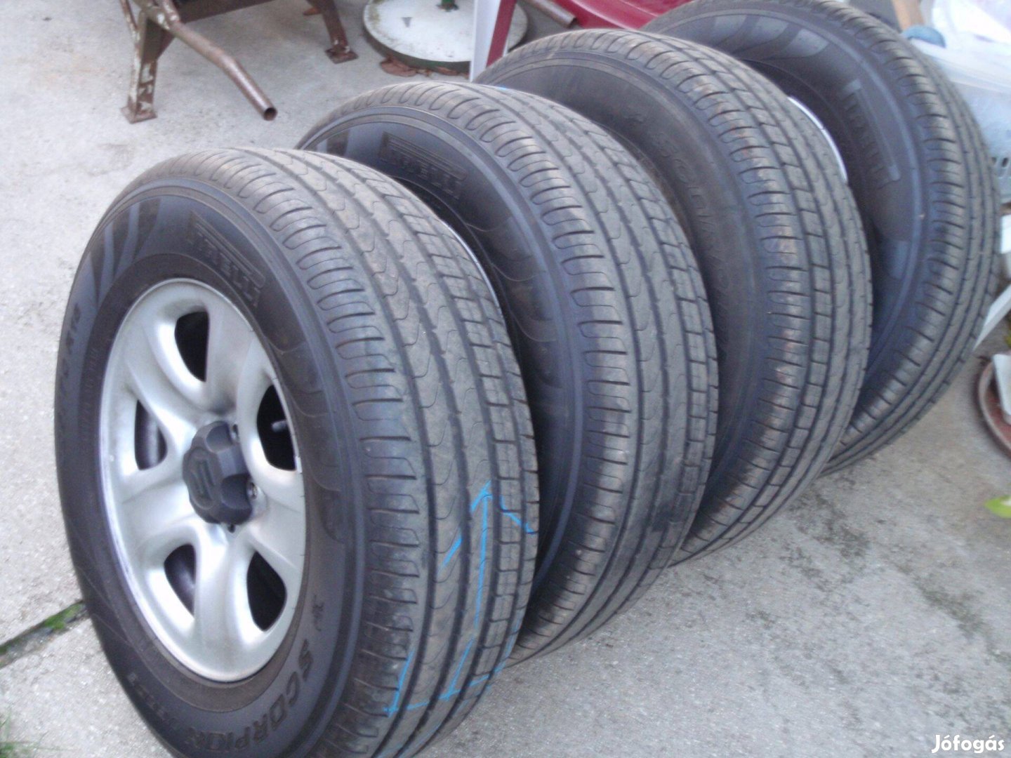 Nyárigumis kerékgarnitúra/225/70 R 16/SUV/