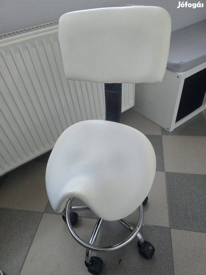 Nyerges szék, kozmetikai szék, körmös szék