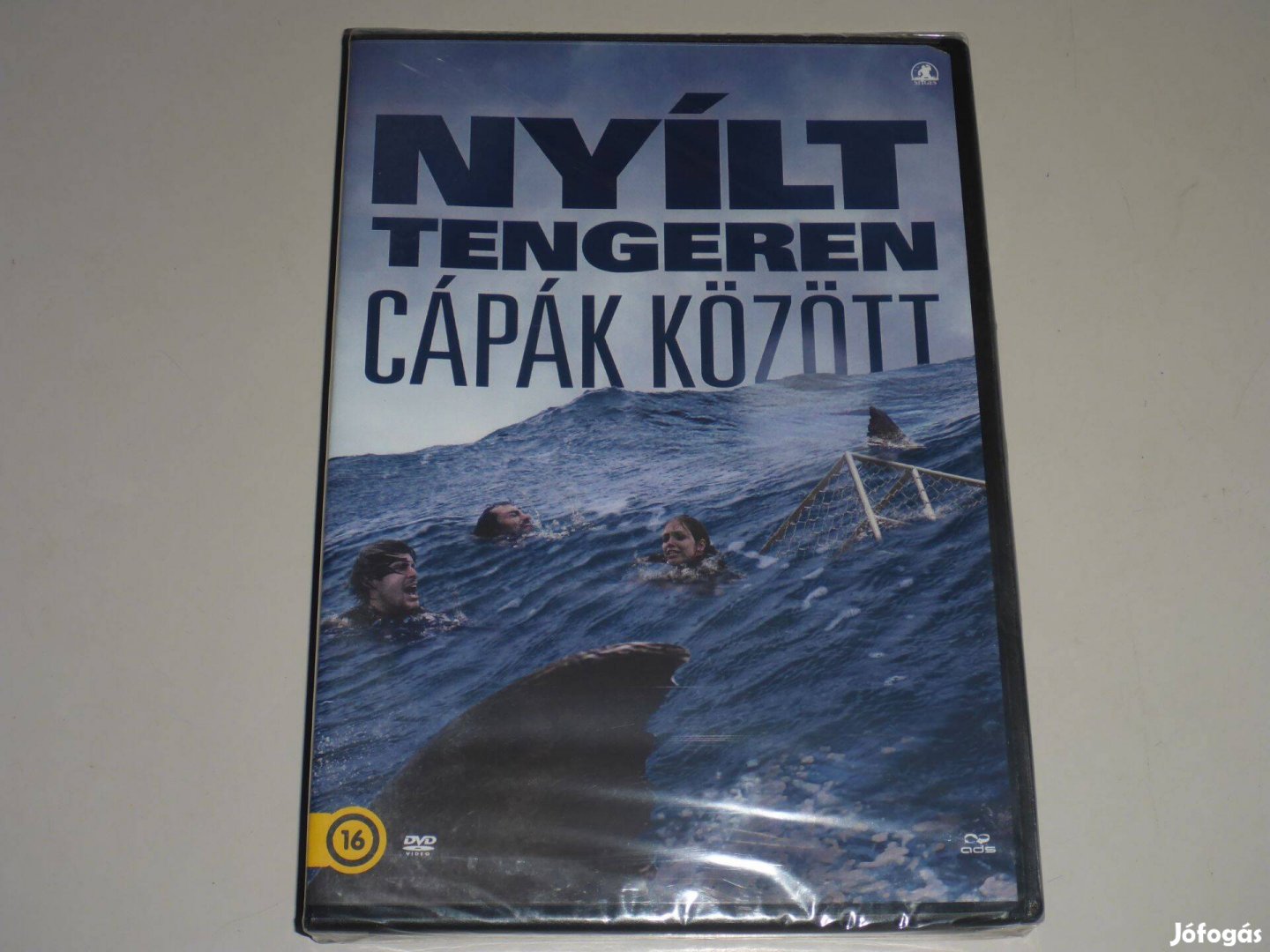 Nyílt tengeren Cápák között DVD film ;