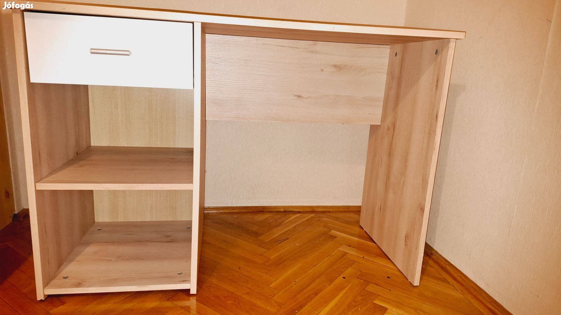 Nyír/fehér bútorlap íróasztal