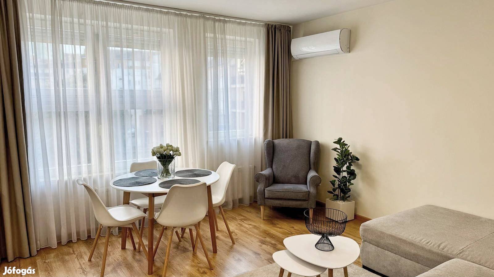 Nyíregyháza Belvárosában Erkélyes, Első Emeleti Lakás Eladó!