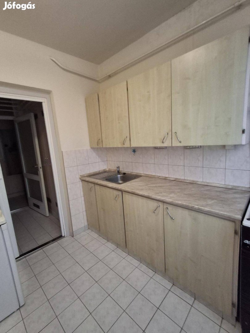 Nyíregyháza Kalevala sétányon 58 nm-es, 21 szobás, erkélyes