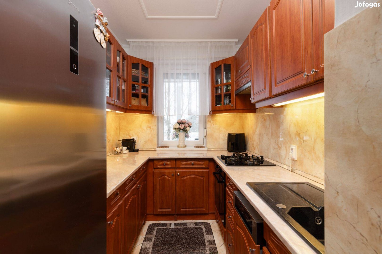 Nyíregyháza Kert utcán nappali 2 szobás igényes lakás!