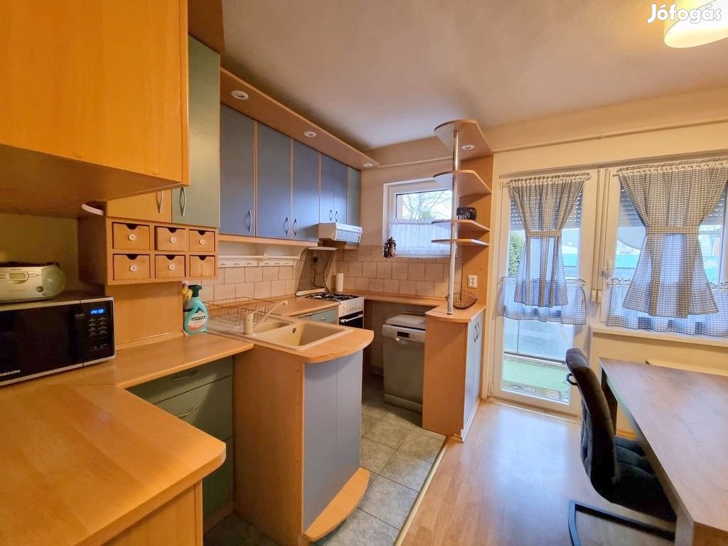 Nyíregyháza, Bujtos utca, 80 m2-es, társasházi lakás, 3