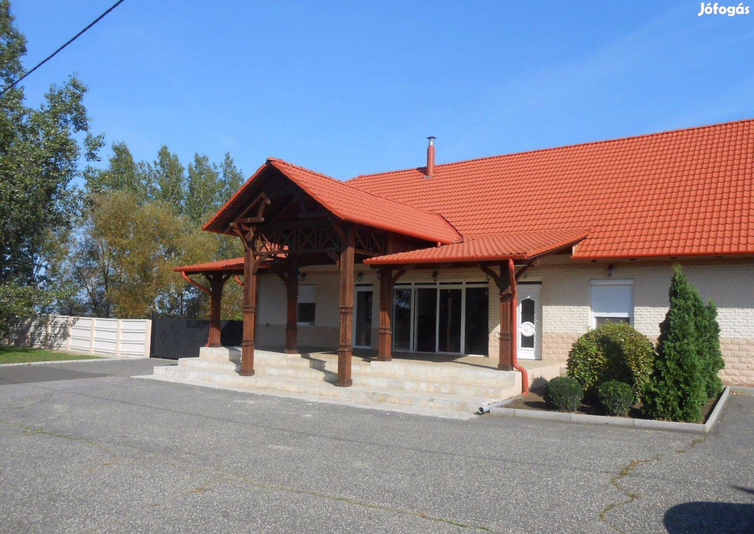Nyíregyháza és Tokaj közt lehetőségekben gazdag kúria eladó!