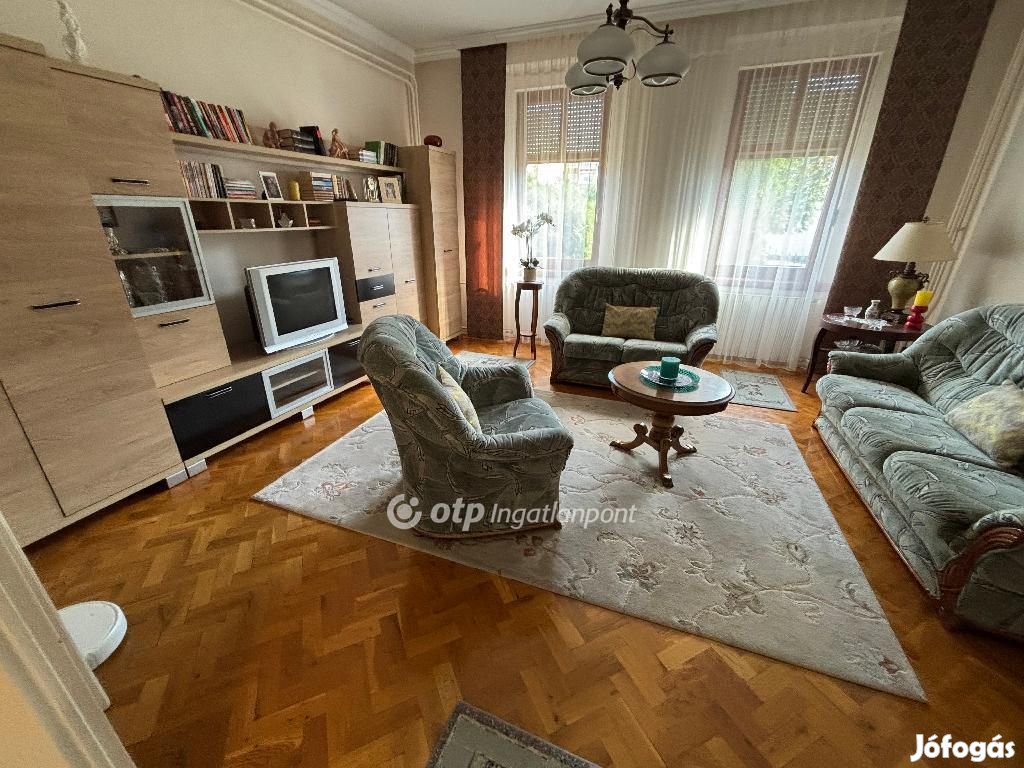 Nyíregyházai eladó 165 nm-es ház