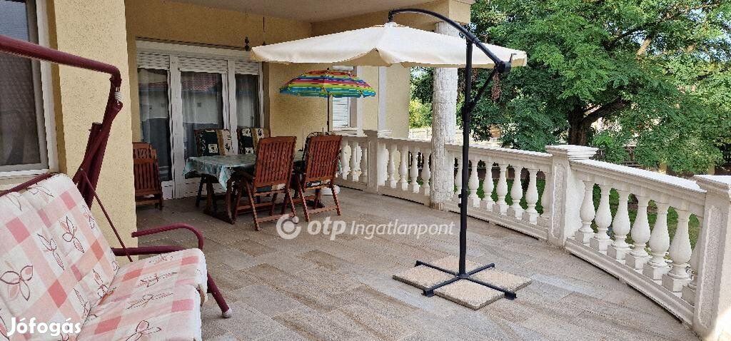 Nyíregyházai eladó 251 nm-es ház