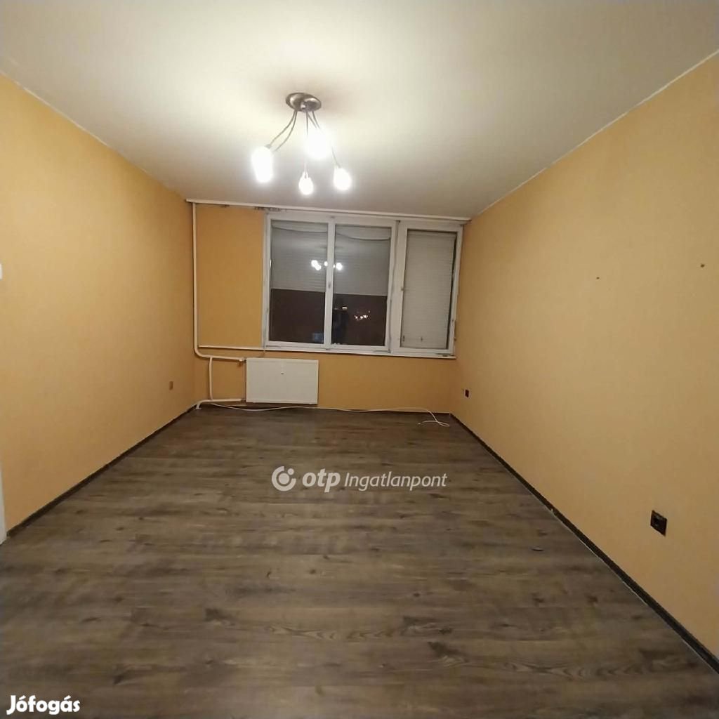 Nyíregyházai eladó 42 nm-es lakás