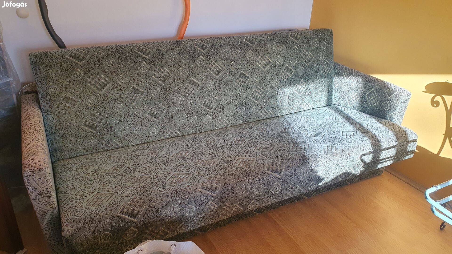 Nyitható kanapé